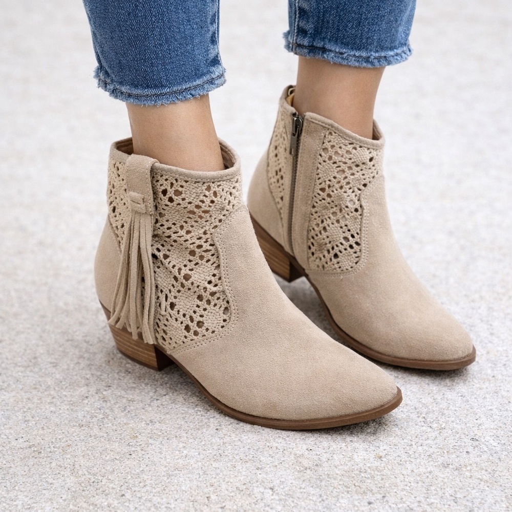 American Eagle tan suede and lace western ankle bootie. Size 8
